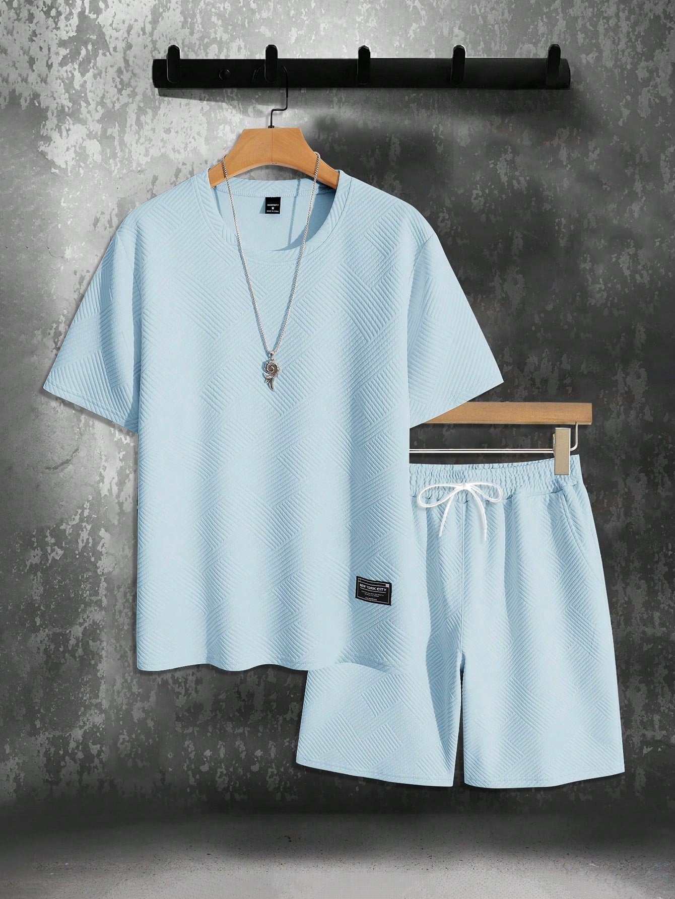 Gavin | Men's Oversized T-Shirt Shorts Set, Short-Sleeve Lounge Set | Dressific | Lichtblauw