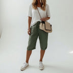 Jade | Women's Cotton Bermuda Shorts, Relaxed-Fit Warm-Weather Shorts | Dressific | Zwart