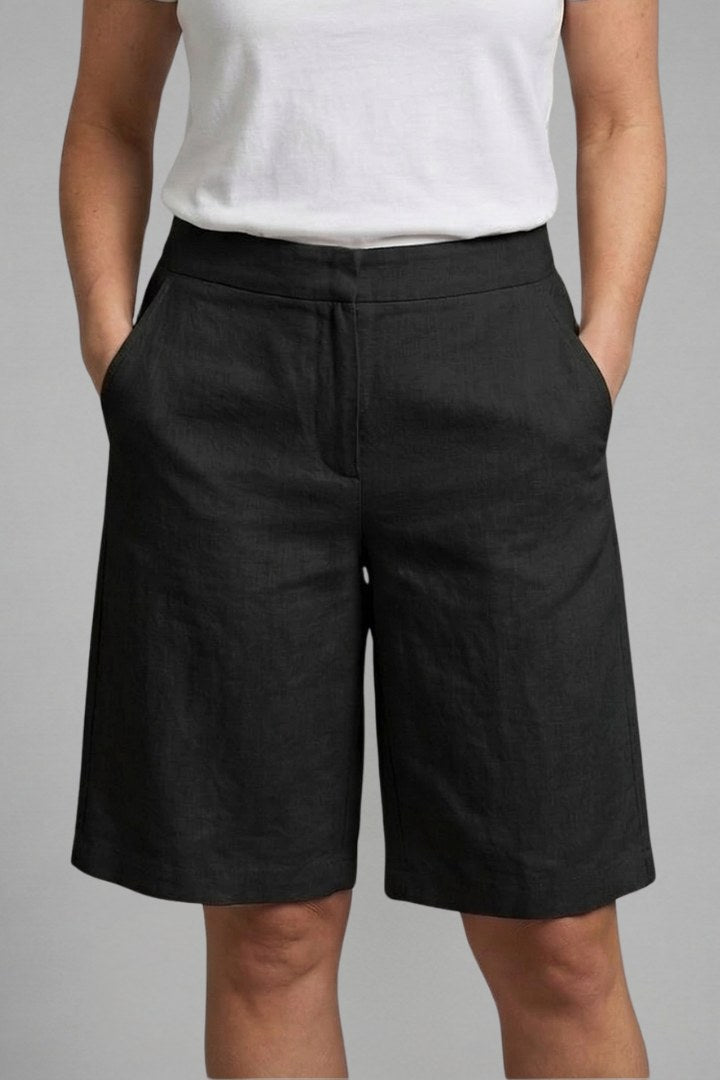Leah | Women's High-Waist Knee-Length Shorts with Side Pockets, Straight-Leg Shorts | Dressific | Wit